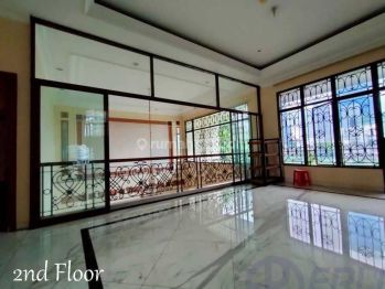 Rumah Kapten Tendean Jakarta Selatan 2+1 Basement SHM