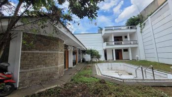 Jual Rumah 2 Lantai Luas Ada Kolam Renang Buah Batu Bandung