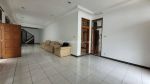 thumbnail-jual-rumah-2-lantai-luas-ada-kolam-renang-buah-batu-bandung-5