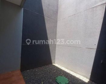 11236 - Rumah bagus 2 lantai di bintaro sektor 9 siap huni