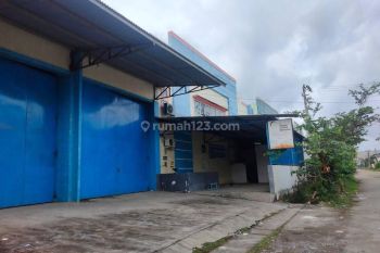 Gudang Kompleks Pergudangan dan Industri,
Parangloe Indah