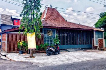 Ruang Usaha Hook Bagus include Furnish dekat ke Tol Klodran