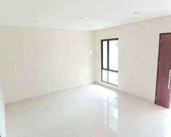 Huniam baru di bintaro sektor 2 dekat stasiun dan tol pd.ranji