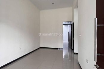 Rumah Minimalis Modern 4 KT di Komplek Favorit Taman Kopo Indah 5
