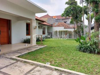 Di Sewa Rumah Kemang, Luas Tanah 700m, Bangunan 400m, 1 Lantai, 4 Kamar Tidur, 2