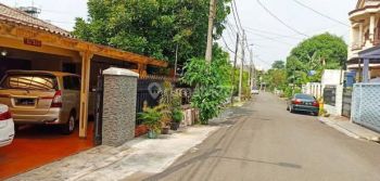Rumah Bagus Sertifikat Hak Milik di Jalan Gudang Peluru Raya, Jakarta Selatan
