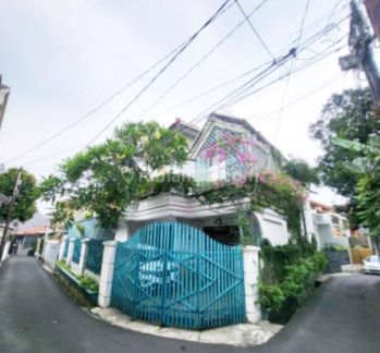 Hot Sale ! Rumah Hook 2 lantai LT 171m² tebet barat SHM