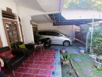 Rumah Tinggal Hitung Tanah Strategis Dukuh Kupang Surabaya