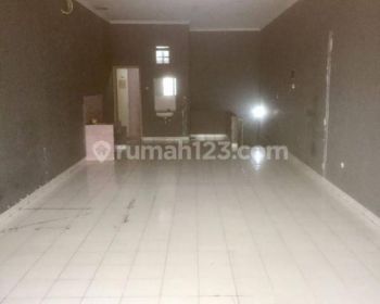 Disewakan Ruko 2 Lantai Strategis Bagus di Kopo Mainroad