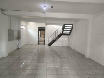 Disewakan Ruang Usaha Luas 2 Lantai Strategs di Jalan Rumah Sakit