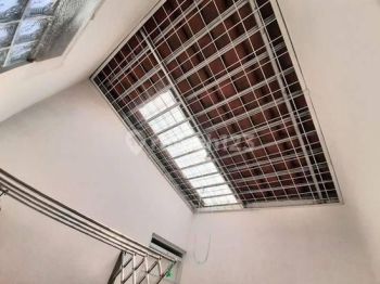 Rumah Minimalis Cakep dan Nyaman di TKI 1 greenville