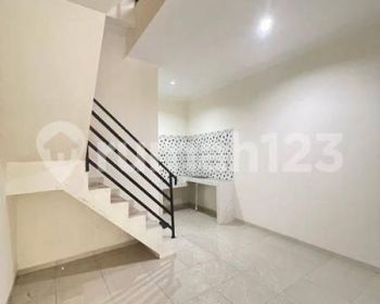 DISEWAKAN RUMAH BARU BANGUNAN BARU 2 LANTAI DI CILEDUG NEMPEL PURI BETA LARANGAN