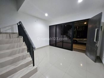 Rumah di Denver Pik2 Ukuran Favorit