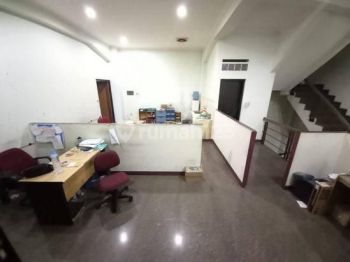 Ruko Dijual Lokasi Strategis Ramai di Sayap Sudirman