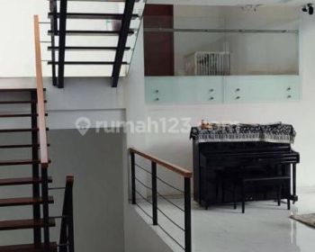 Rumah Mewah View Danau Tatar Candraresmi