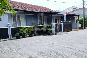 Dijual Rumah BAGUS LUAS dlm Perumahan Galaxy Bekasi Selatan Etty