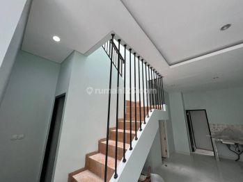 Meruya 5x20 Rp 2.1m Exclusive, Jalan Lebar, Parkir 2 Mobil St