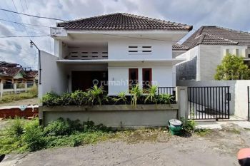 Kost + Rumah Induk Cantik Utara Jalan damai