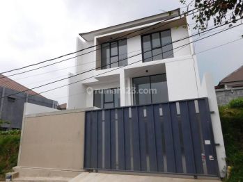 Dijual Rumah Baru Setiabudi Regency Bandung + Pool