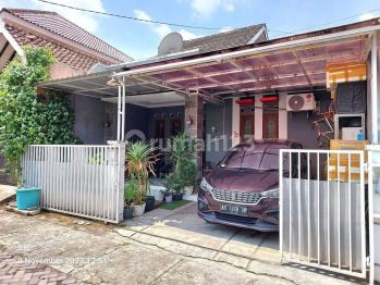 RUMAH CANTII NYAMAN SANGAT TERAWAT SEMI FURNISHED DI TAJEM MAGUWOHARJO DEPOK