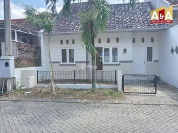 Disewakan Rumah Strategis Bukit Palma Surabaya Barat