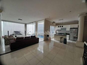 Disewakan Rumah Bagus Mewah Kolam Renang Raffles Garden Citraland