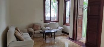 Disewakan Rumah Bagus Lingkungan Ekslusif Di Setibudi Jakarta Selatan