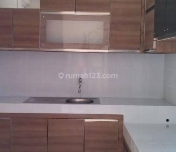 Rumah Mewah Sewa Murah Di The Golf Residence Modernland