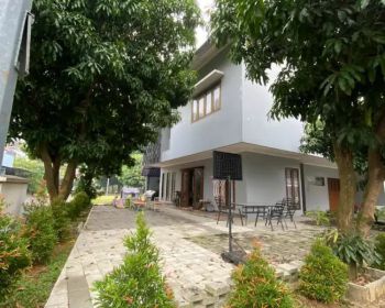 Rumah Mewah Grand Wisata.