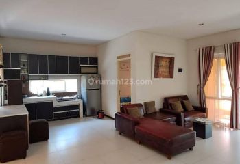 Rumah Disewa Minimalis 2 Lantai di Kota Baru Parahyangan