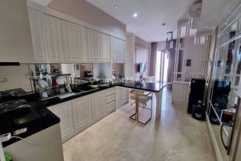 Sewa Apartemen The Peak Residence 2 BR Lantai 39 Fully Furnished