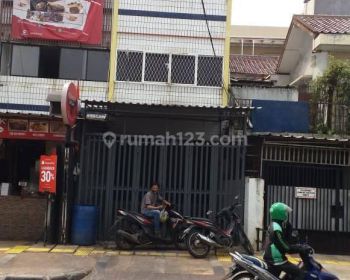 Disewa Ruko Strategis di Tanjung Duren, Jakarta Barat