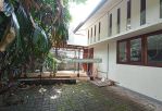 thumbnail-rumah-di-sewakan-2-lantai-bagus-lokasi-strategis-di-setrasari-bandung-10