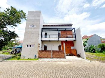 Investasi Cuan Rumah Kost 2 Lt Premium Super Strategis Merjosari