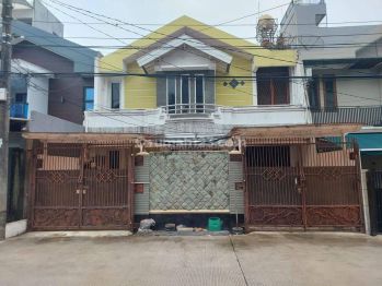 Rumah Bagus 2,5 lantai luas tanah 153m2 4 kamar tidur SHM di Janur Indah Kelapa