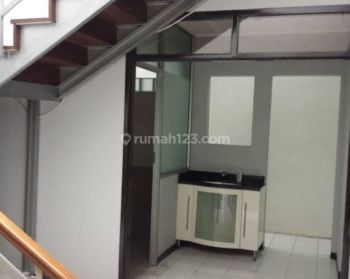 Rumah Disewa Bagus Siap Huni Di Mainroad Setiabudi