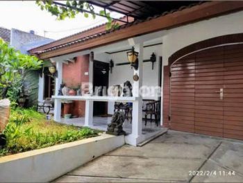 RUMAH DEKAT RS KARIADI