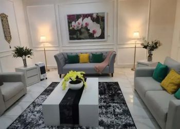 Rumah mewah di perumahan elite istana dieng sangat nyaman jalan besar