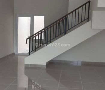 Ruko Strategis Lokasi Jalan Boulevard di Goldfinch Gading Serpong