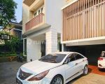 thumbnail-rumah-2-lantai-bagus-di-sektor-9-bintaro-tangerang-selatan-1