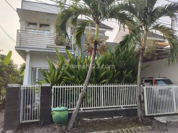 DIJUAL CEPAT RUMAH 2 LANTAI MINIMALIS TERAWAT