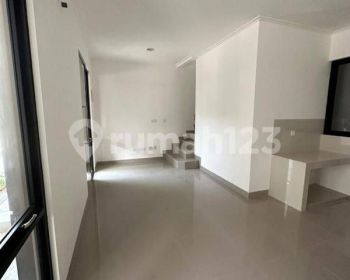 Disewakan Murah Rumah uk. 6x10 PIK 2 Extension Kosongan Tahunan