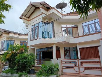 Rumah bagus 2 lantai di bukitsari