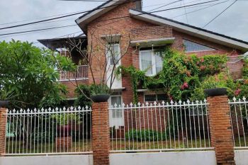 Rumah Komplek Asri & Nyaman Di Jatiwaringin, Bekasi.