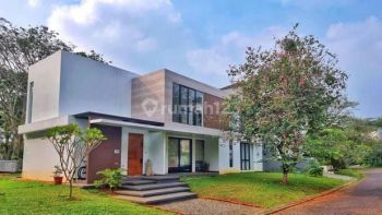 Dijuql Rumah Mewah BSD tangsel Lingkungan Asri