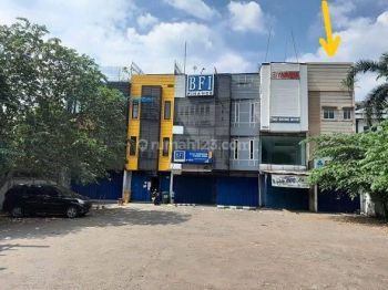 Disewakan Ruko 3,5 Lantai, Luas 267m2 di Pasar Minggu Raya, Pejaten Timur