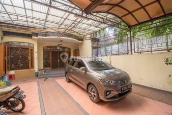 Dijual Rumah 2,5 Lt Mewah Dan Menarik di Menteng