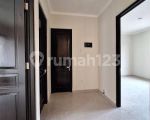 thumbnail-rumah-2-lantai-model-skandinavian-di-pusat-kota-tangerang-selatan-3