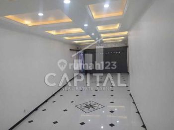 Sewa Ruko 3 Lantai Strategis Di Sayap Otista, Bandung