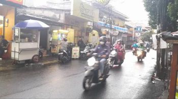 Kios strategis 50 meter dari Kampus Binus Syahdan